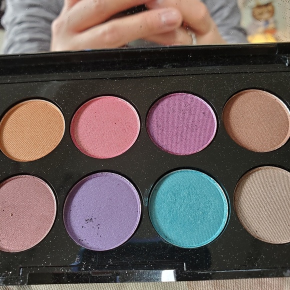 Urban outfitters cosmic garden eye shadow palette - Picture 5 of 7